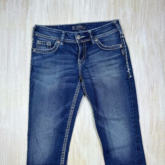 Silver Suki Capri Dark Wash Mid Rise Cropped Blue Everyday Casual Denim Jeans 27 - Picture 2 of 15